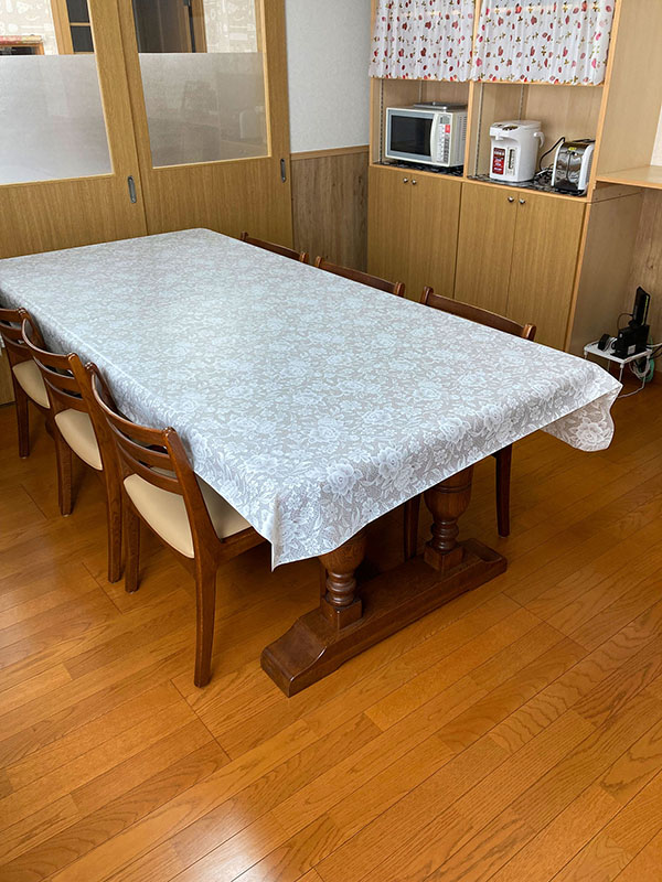 談話室 使用時間は22:00まで